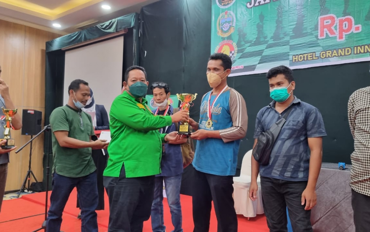 Turnamen Catur Jafaruddin Harahap Cup IV, Pecatur Siantar Tira Sidauruk Juara
