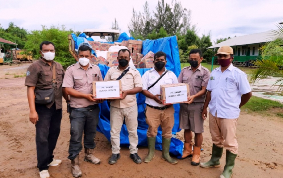 PT SSS dan KP USU Bantu Korban Banjir Madina