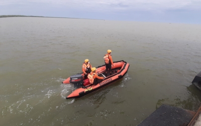 Pekerja Pingsan dan Jatuh ke Laut, Pencarian Terus Dilakukan