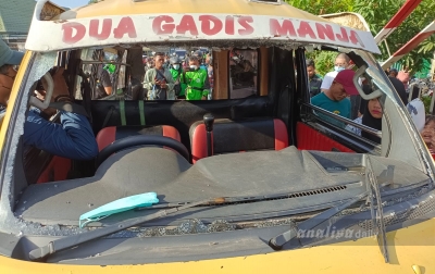 Saksi Mata: Angkot Ngebut Sebelum Tabrakan dengan Kereta Api Terjadi