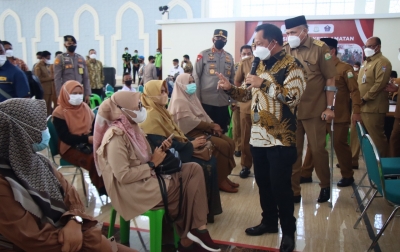Mendagri Minta Aceh Penuhi Target Vaksinasi 70 Persen Bulan Ini