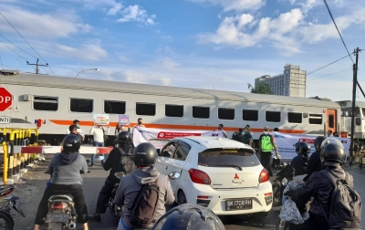 KAI Divre I Sumut Sosialisasi Keselamatan di Perlintasan Sebidang