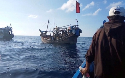 Warga Rohingya Tidak Diizinkan Masuk, Tapi Diberi Bantuan Makanan