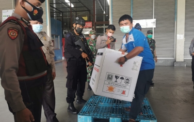 Brimob Polda Sumut Kawal Kedatangan 20.230 Dosis Vaksin AstraZeneca
