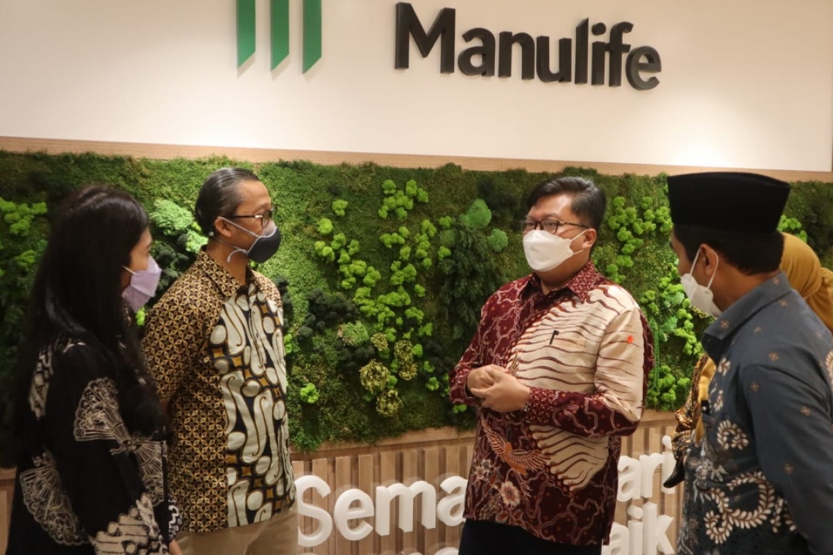 Manulife dan IPB Kerja Sama Penyaluran Wakaf