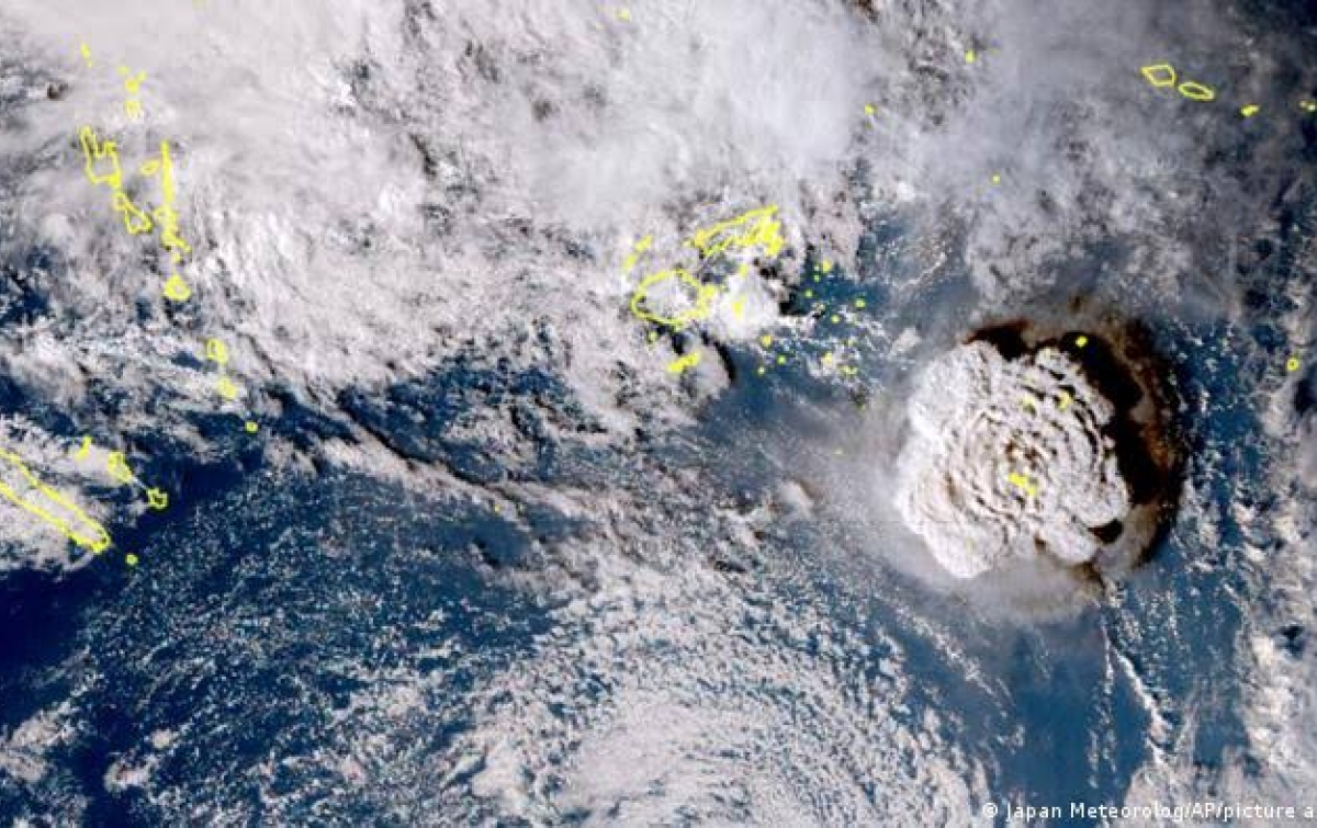 Gunung Berapi di Tonga Meletus, Pasifik Selatan Keluarkan Peringatan Tsunami