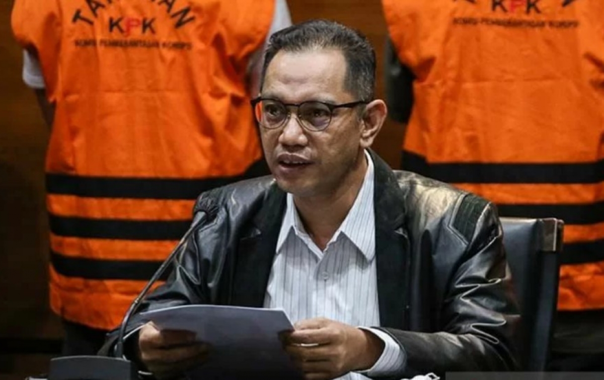 KPK Amankan Sejumlah Uang Dalam OTT di Pengadilan Negeri Surabaya