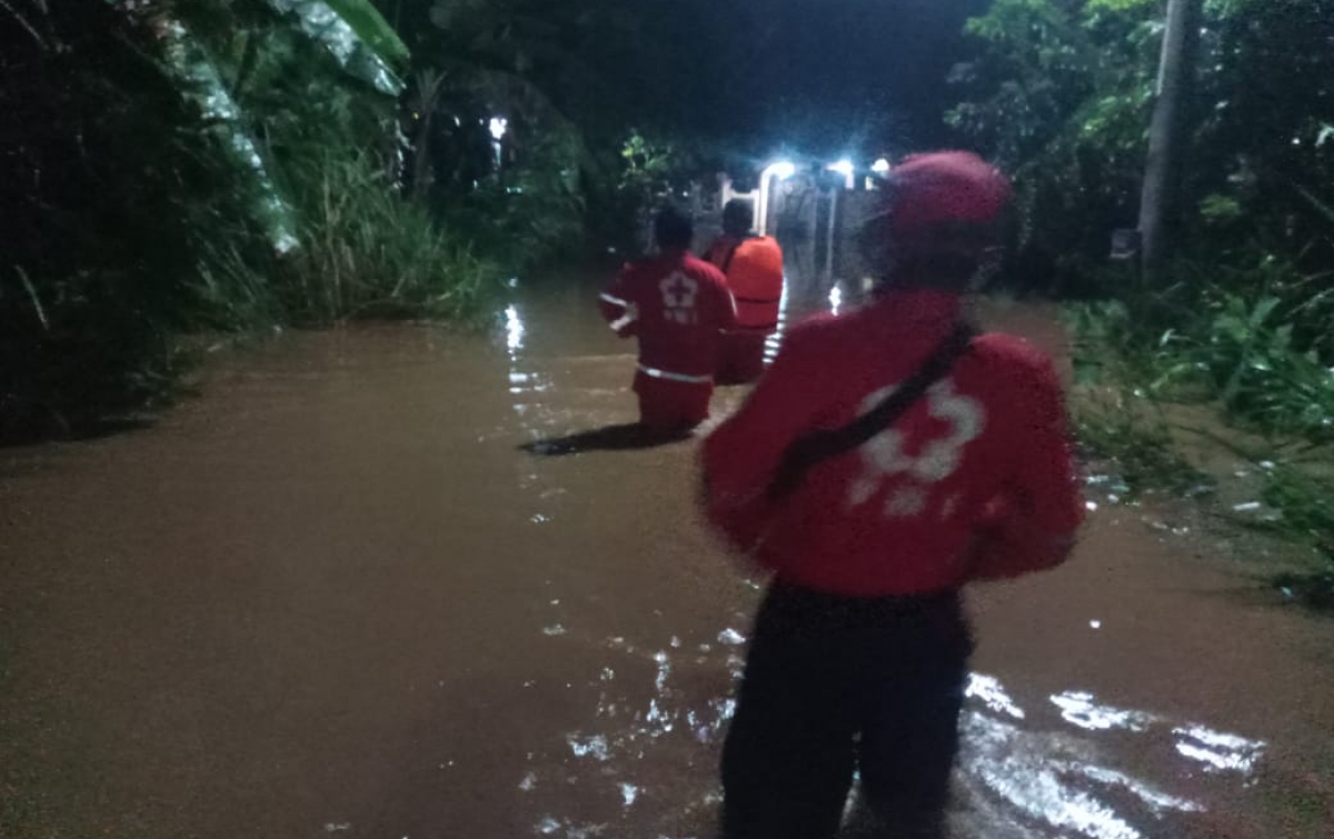 BNPB: 908 Warga Cirebon di 3 Desa Masih Tergenang Banjir