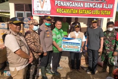 Bank Sumut Beri Bantuan Kepada Korban Banjir Bandang di Sutam