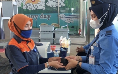 Aksi Jujur Petugas Kebersihan Bandara Kualanamu Usai Temukan Emas 97 Gram