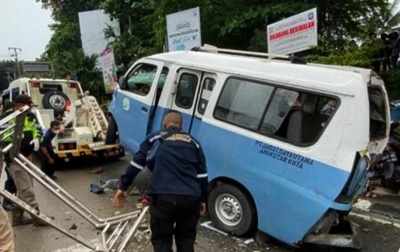 Truk Rem Blong Sebabkan Kecelakaan Beruntun Hingga Lima Orang Tewas