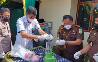 Kejari Paluta Musnahkan Barang Bukti Narkoba