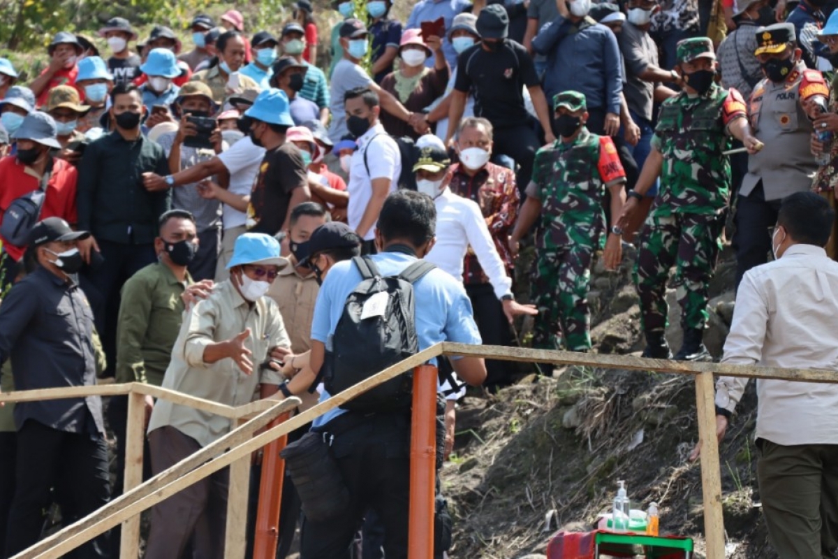 Kapolda Sumut Dampingi Presiden Bagikan Sertifikat Tanah di Humbahas