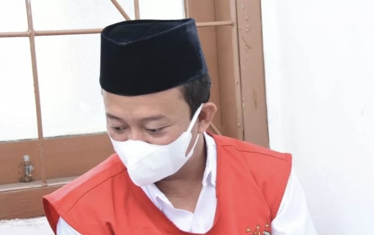 Tok, Herry Wirawan Pemerkosa 13 Santriwati Dihukum Penjara Seumur Hidup