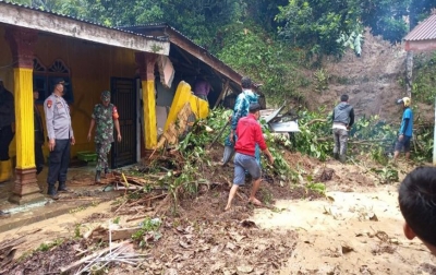 Rumah Tertimpa Longsor, Tidak Ada Korban Jiwa