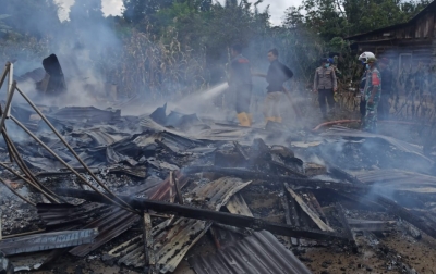 Sebuah Rumah di Tapanuli Utara Ludes Terbakar