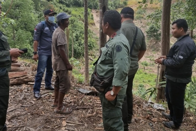 Polisi Kehutanan Tangkap Tujuh Perambah Hutan Nabundong