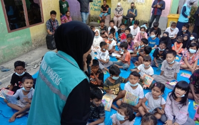 Keceriaan Anak-Anak Kampung Sejahtera dengan Kegiatan Literasi