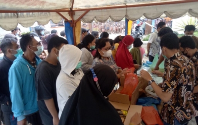 Bazar Minyak Goreng, 1.700 Liter Habis Terjual