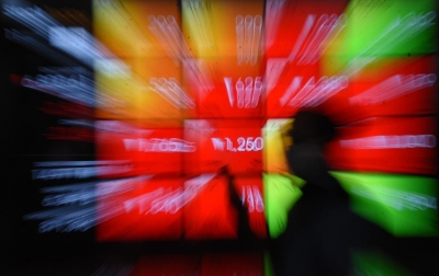 Kabar Rusia Dipastikan Invasi Ukraina, IHSG dan Rupiah Terpuruk