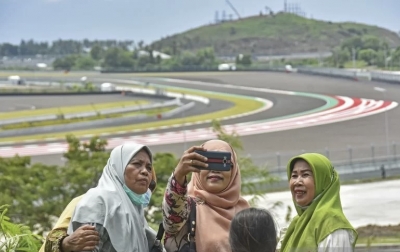 Jokowi Putuskan Kurangi Penonton MotoGP Mandalika Jadi 60 Ribu
