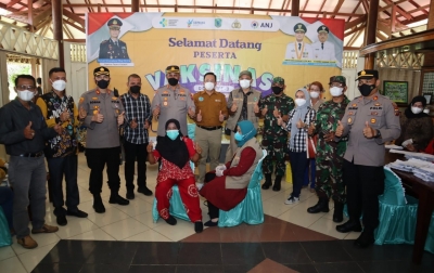 Dir Binmas Polda Sumut Tinjau Vaksinasi Booster Bagi Karyawan ANJ Agri Binanga