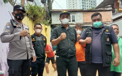 Camat dan Lurah Petisah Tinjau Korban Banjir di Kampung Sejahtera