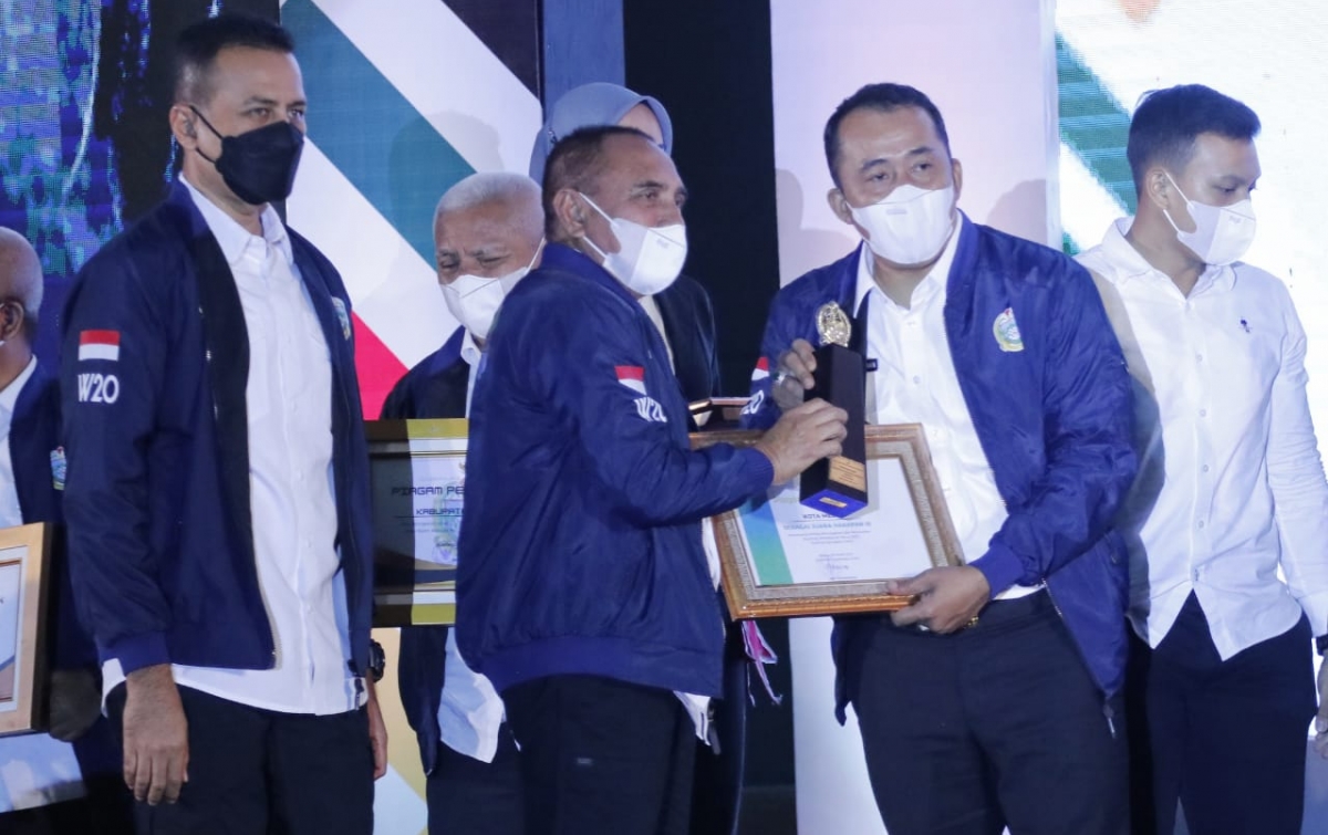 Kota Medan Juara Terbaik II Kategori Penghargaan Pembangunan Daerah 2022
