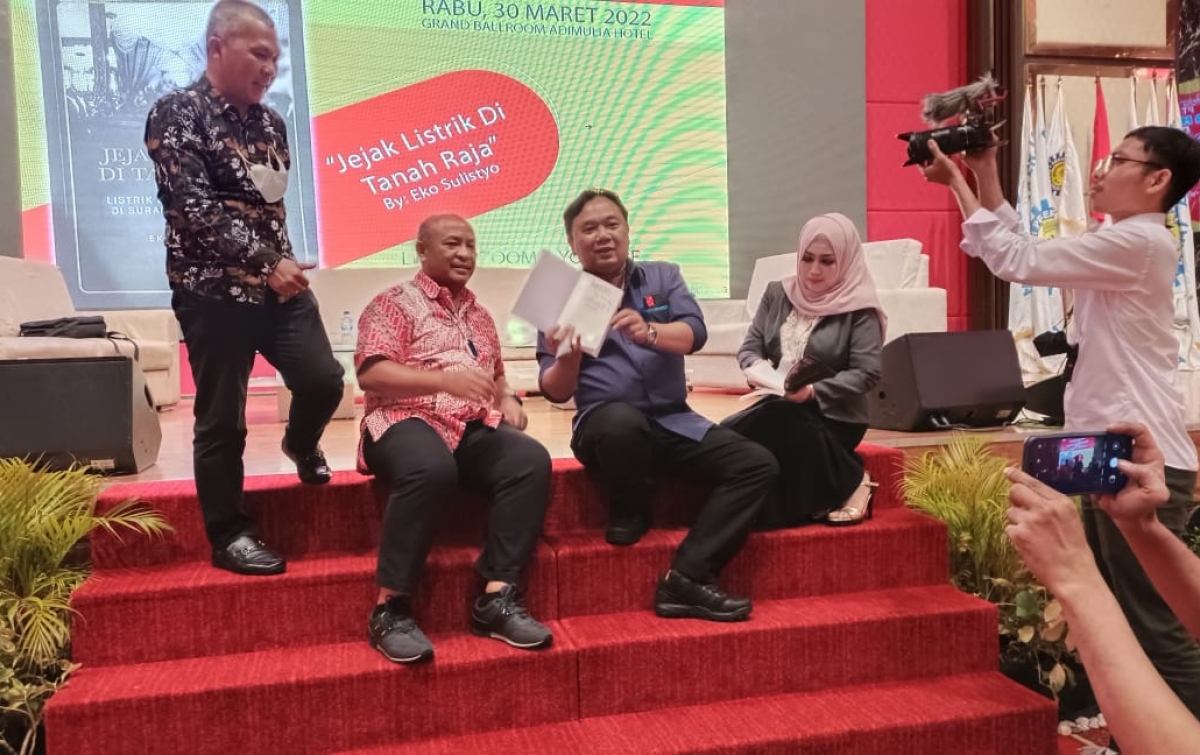 Bedah Buku Jejak Listrik di Tanah Raja, Cara PLN Kenalkan Sejarah Kelistrikan