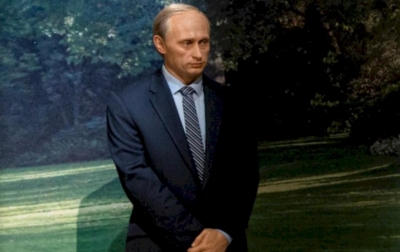 Patung Lilin Vladimir Putin di Museum Grevin Dipindahkan