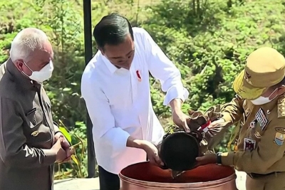 Presiden Jokowi Pimpin Penyatuan Tanah dan Air Nusantara