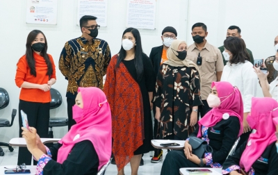 Pengusaha Muslimah IPEMI Dilatih Bisnis Digital di Kampus UMKM Shopee Medan