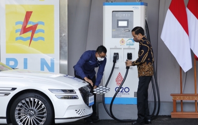 Resmikan SPKLU Ultra Fast Charging Pertama, Jokowi Apresiasi Kesiapan PLN Dukung KTT G20