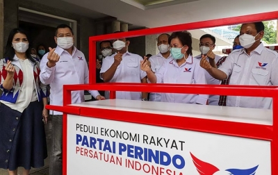 Bangun Kesejahteraan Rakyat, Perindo Tebar Gerobak dan Bantuan Modal Usaha