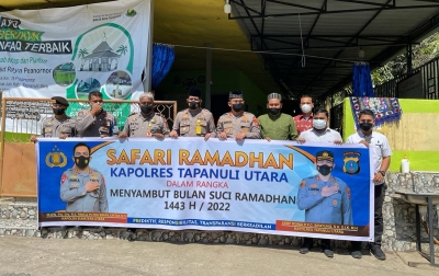 Ronald Sipayung Serahkan Bantuan Pembangunan Masjid