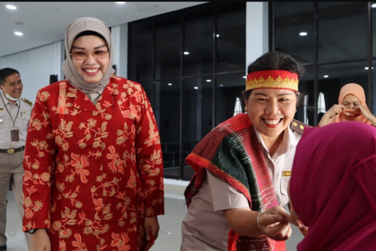 Meriahkan Hari Kartini, Karantina Pertanian Medan Gelar Lomba Make Up