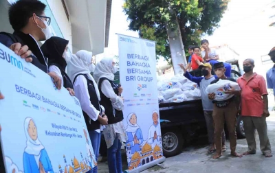 Berbagi di Bulan Ramadan, BRI Group Bagikan 80.000 Paket Sembako