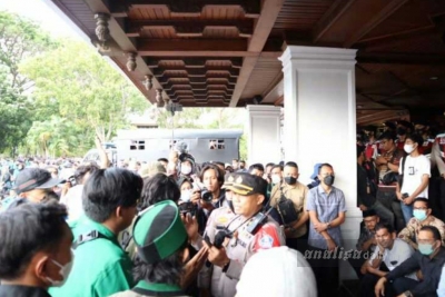 Ribuan Mahasiswa Aceh Unjuk Rasa di Kantor DPRA