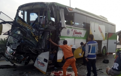 Tabrakan Bus dengan Truk di Jalan Tol Medan-Tebingtinggi, 2 Tewas