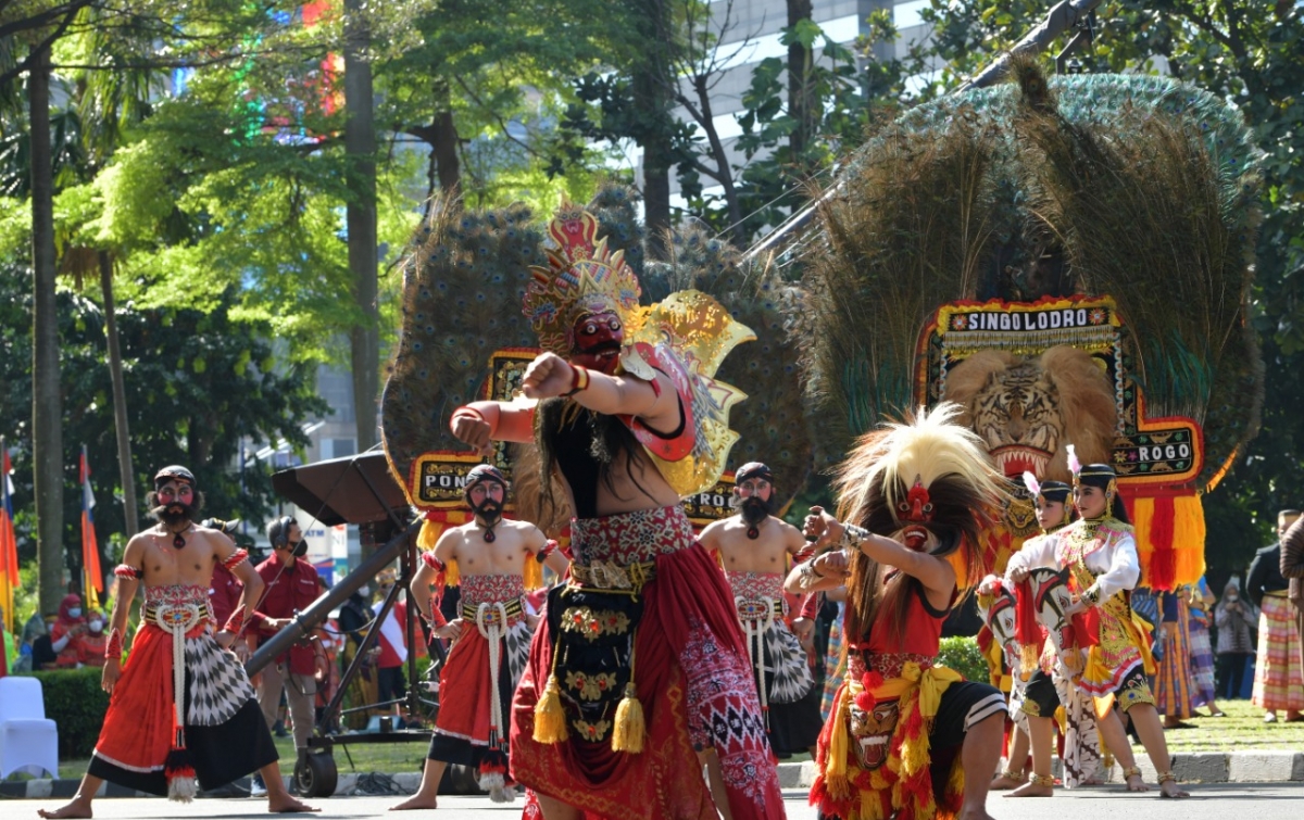 Khazanah Budaya Indonesia Membahana dalam Peringatan Hardiknas