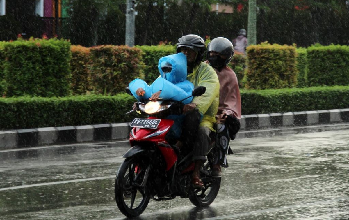 BMKG: Sejumlah Kota Di Indonesia Diprakirakan Diguyur Hujan Ringan ...