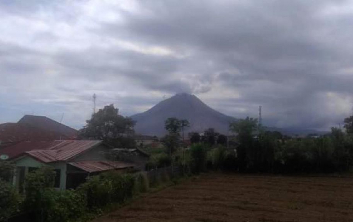 Status Gunung Sinabung Turun Menjadi Waspada