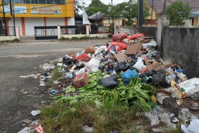 Sudut Lapangan Merdeka Sibuhuan Berubah Fungsi Jadi 'Tong Sampah'