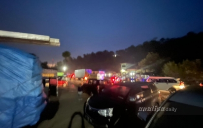 Lalu Lintas Sembahe - Medan Macet Selama 12 Jam