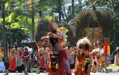 Khazanah Budaya Indonesia Membahana dalam Peringatan Hardiknas