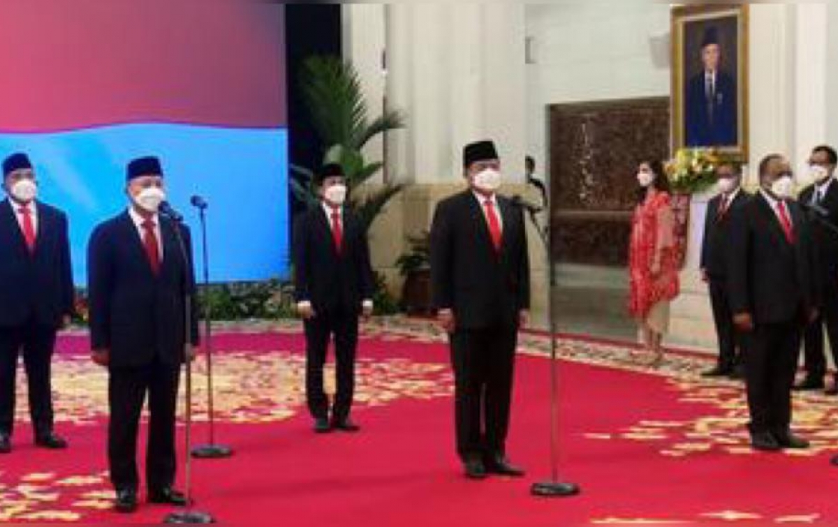 Reshuffle Kabinet, Presiden Jokowi Lantik Hadi Tjahjanto dan Zulkifli Hasan Sebagai Menteri