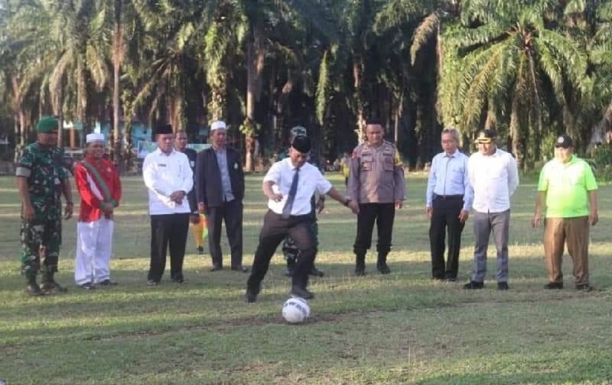 Zarnawi Pasaribu Buka Liga Santri di Palas