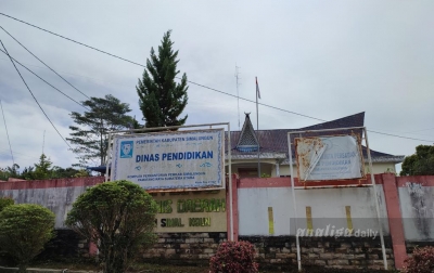 DPRD Simalungun Panggil Sekda Terkait Baju Batik Sekolah