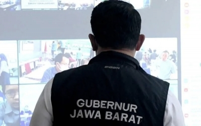 Ridwan Kamil Mandikan dan Adzani Jenazah Eril