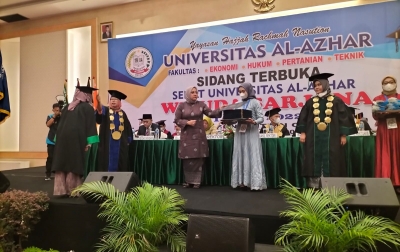 Wisudawan Universitas Al-Azhar Diminta Harumkan Nama Almamater